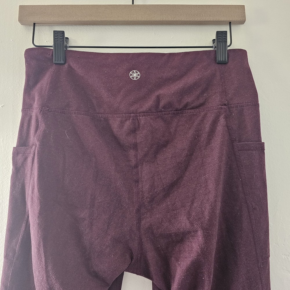 Chic Plum / Marroon Leggings With Pockets - Picture 6 of 12